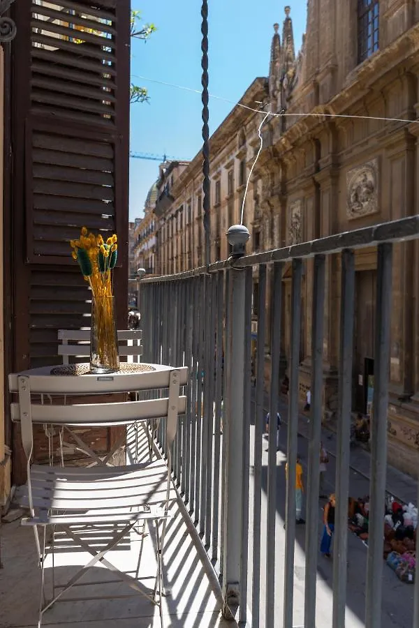 Four Luxury Apartment Palermo Italia