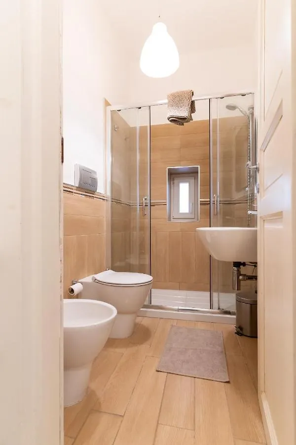Four Luxury Apartment Palermo 0*,  Italia